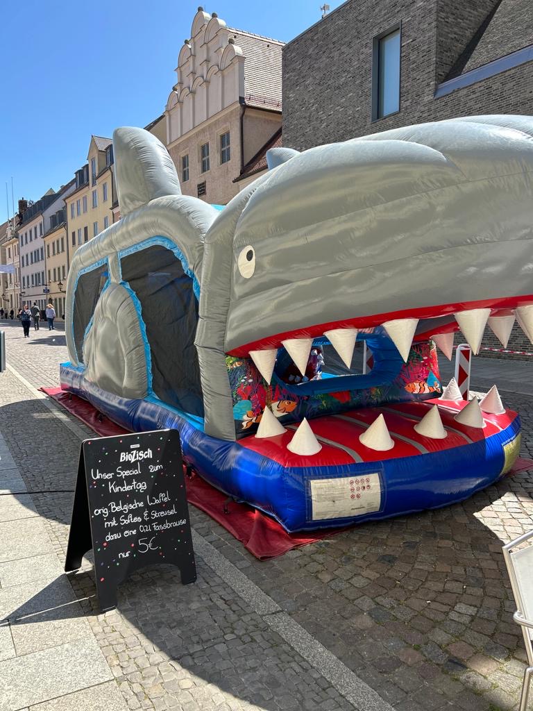 Independent Kindertag Hüpfburg